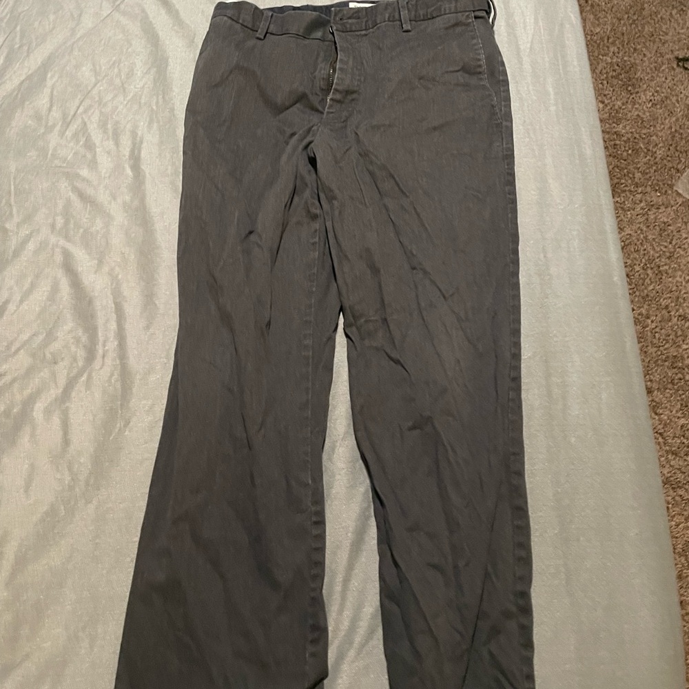 Men’s grey Dockers pants